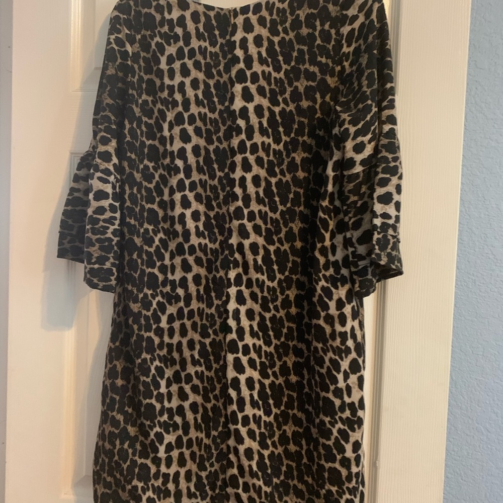 NWT v-neck M animal print dress with bell sleeves